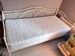 Meisjes bed van metaal. Incl. 2 eenpersoons matrassen., Huis en Inrichting, Slaapkamer | Bedden, Ophalen, 90 cm, Eenpersoons, Wit