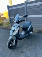 Piaggio zip 2022, Fietsen en Brommers, Scooters | Piaggio, Ophalen, Zip, Zo goed als nieuw, Benzine
