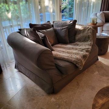 Robuuste XXL Love Seat stoel/ bank -Taupe  Zeer Goede Staat! beschikbaar voor biedingen