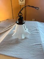 2 oude lampen met melkglas dikke fitting (Nr: 1993), Huis en Inrichting, Lampen | Hanglampen, Ophalen, Zo goed als nieuw, Minder dan 50 cm