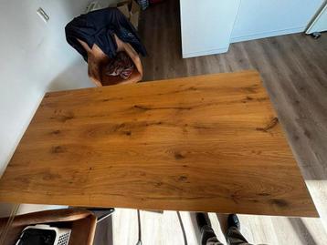 Mooie Houten Eettafel beschikbaar voor biedingen