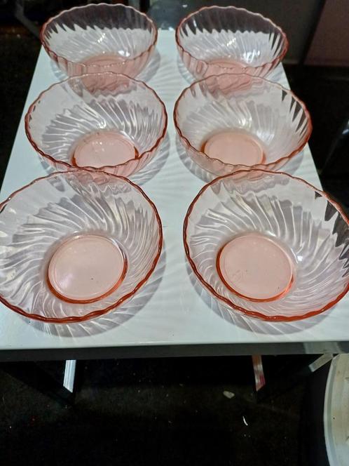 Vintage france ros glas schaaltjes, Huis en Inrichting, Keuken | Servies, Gebruikt, Schaal of Schalen, Overige stijlen, Glas, Ophalen of Verzenden