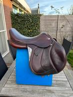 Equiline zadel, Model Nick Skelton, 17 inch, bruin, Dieren en Toebehoren, Ophalen, Zo goed als nieuw, Springen