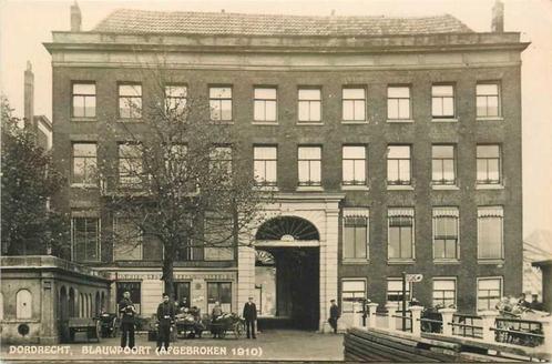 (300-455-027) Dordrecht Blauwpoort, Verzamelen, Ansichtkaarten | Nederland, Zuid-Holland, Verzenden