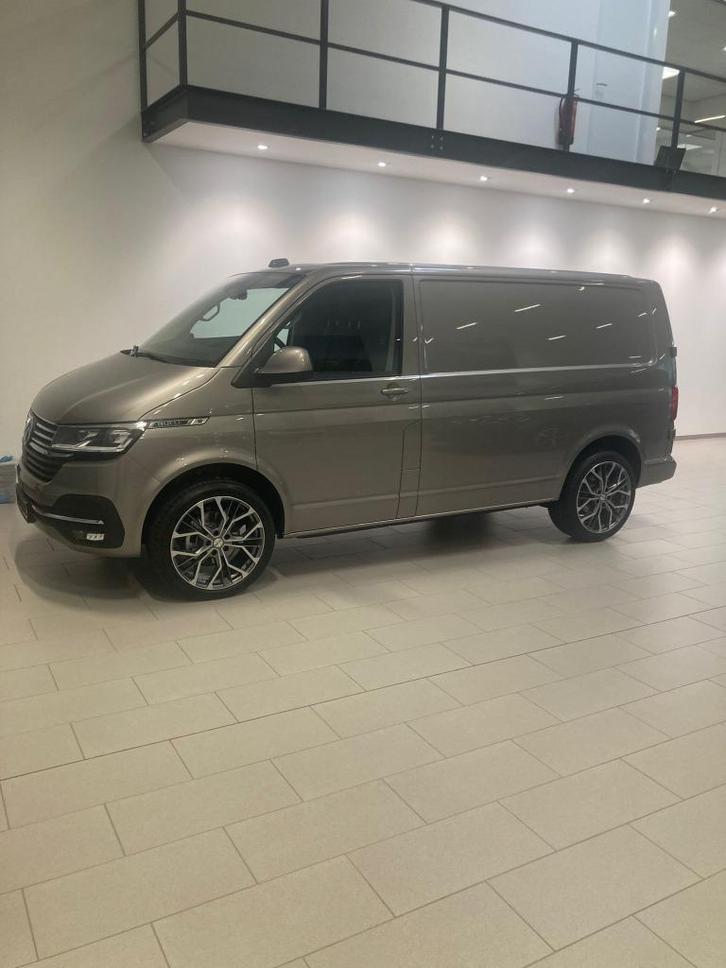 VW TRANSPORTER 2.0 TDI 75 EDITION GARANTIE TOT 2-2027, Auto's, Bestelauto's, Particulier, 360° camera, ABS, Achteruitrijcamera