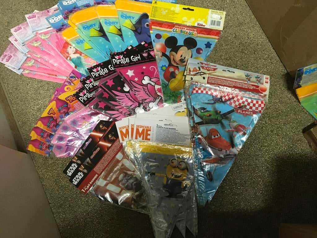 Te koop grote partij feestartikelen, Hobby en Vrije tijd, Feestartikelen, Ophalen, Nieuw, Feestartikel, Verjaardag