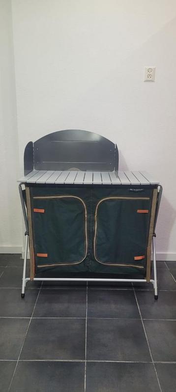 Quechua campingkeuken – compact & functioneel beschikbaar voor biedingen