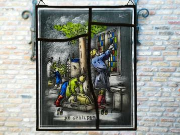 Een glas in lood raamhanger van de schilder gesigneerd beschikbaar voor biedingen
