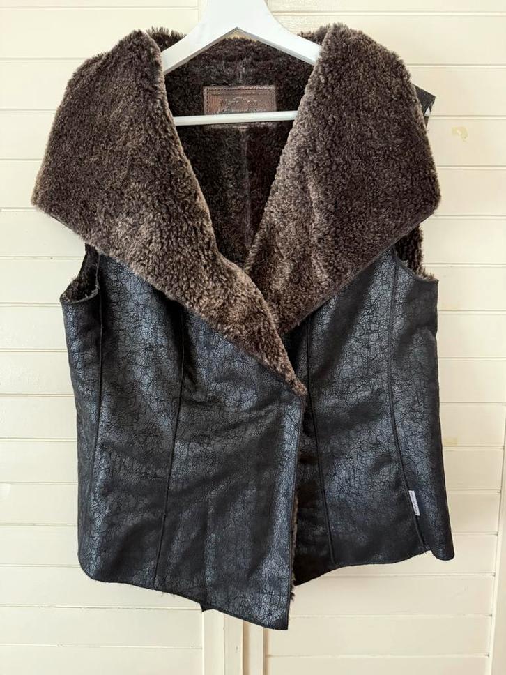 Marc Cain Mouwloos Jasje - Nieuwstaat!, Kleding | Dames, Bodywarmers, Zo goed als nieuw, Maat 38/40 (M), Zwart, Ophalen of Verzenden