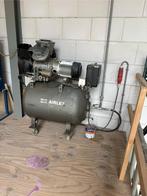 Compressor 250 liter!, Doe-het-zelf en Verbouw, Compressors, 100 liter of meer, Ophalen, Gebruikt, 10 bar of meer
