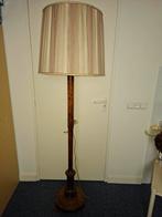 staande schemerlamp met grote stoffen kap VINTAGE, Huis en Inrichting, Lampen | Vloerlampen, Ophalen, 150 tot 200 cm