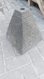Waterornament Pyramide vorm, Tuin en Terras, Waterpartijen en Fonteinen, Ophalen, Zo goed als nieuw, Hardsteen, Waterornament
