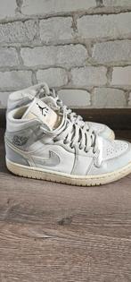 Jordan 1 mid grey EU 40.5, Kleding | Heren, Schoenen, Ophalen of Verzenden, Gedragen, Overige kleuren