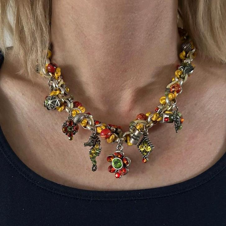 Kleurrijke ketting met bijpassende armband, Sieraden, Tassen en Uiterlijk, Kettingen, Zo goed als nieuw, Overige materialen, Overige kleuren