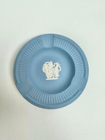 Wedgwood Jasperware Asbak Lichtblauw Reliëf Antiek Keramiek beschikbaar voor biedingen