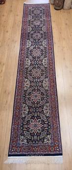 Vintage handgeknoopt perzisch tapijt loper isfahan 420x76