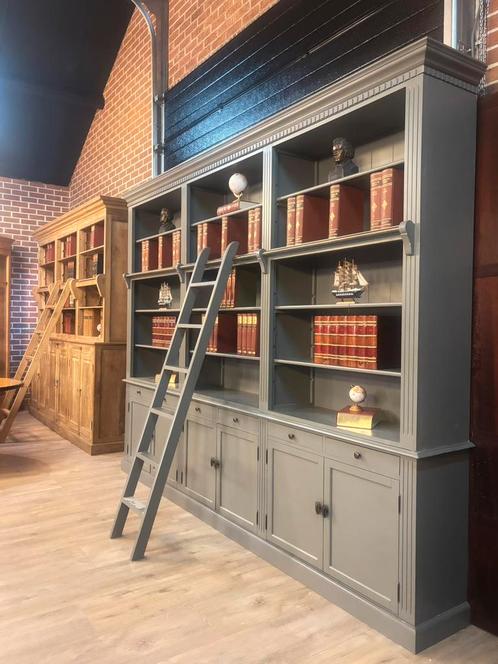 Bibliotheekkast / boekenkast met ladder / trap, Huis en Inrichting, Kasten | Boekenkasten, Zo goed als nieuw, 200 cm of meer, 25 tot 50 cm