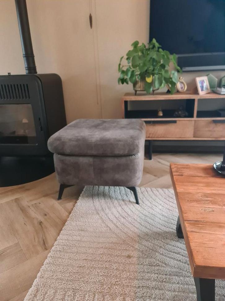 Mooie donkergroene hocker / voetenbank, Huis en Inrichting, Banken | Voetenbanken en Poefen, Zo goed als nieuw, 75 tot 100 cm