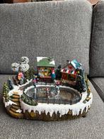 Kersthuis met schaatsbaan, Huis en Inrichting, Woonaccessoires | Overige, Ophalen, Gebruikt