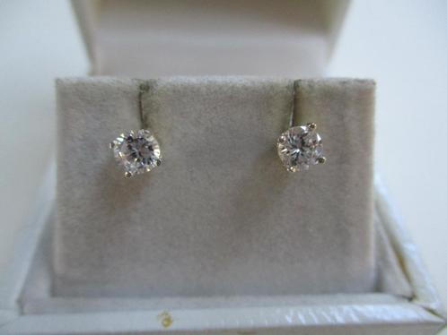 Zilver oorbellen witte schittersteen 4 mm. ø 925 zilver, Sieraden, Tassen en Uiterlijk, Oorbellen, Zo goed als nieuw, Knopjes of Stekers