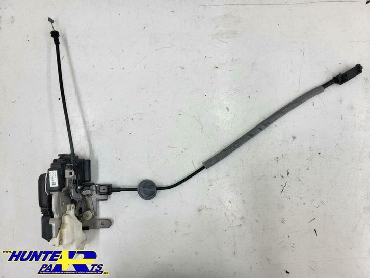 Deurslotmechaniek rechtsvoor Volvo V40 II ('12-'19) 31440390, Auto-onderdelen, Klein materiaal, Gebruikt, Ophalen of Verzenden