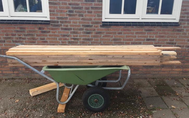 Latten., Doe-het-zelf en Verbouw, Hout en Planken, Gebruikt, Overige typen, Vuren, 200 tot 250 cm, Minder dan 25 mm, Ophalen