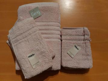 Set 1 badlaken, 4 washandjes, 2 gastendoekjes beschikbaar voor biedingen