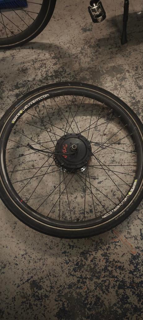 28" Voorwiel met Bafang 36V 250W Motor , Schijfrem., Fietsen en Brommers, Fietsonderdelen, Gebruikt, Wiel, Ophalen of Verzenden