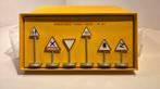 Verkeersborden dinky toys atlas 1.43, Hobby en Vrije tijd, Modelauto's | 1:43, Ophalen of Verzenden, A, A, A