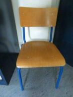 Houten kinder/ tiener (bureau)stoel met blauw onderstel, Ophalen