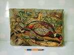 Antiek kussen van 46 x 33 cm, geborduurd met drie fazanten, Ophalen of Verzenden
