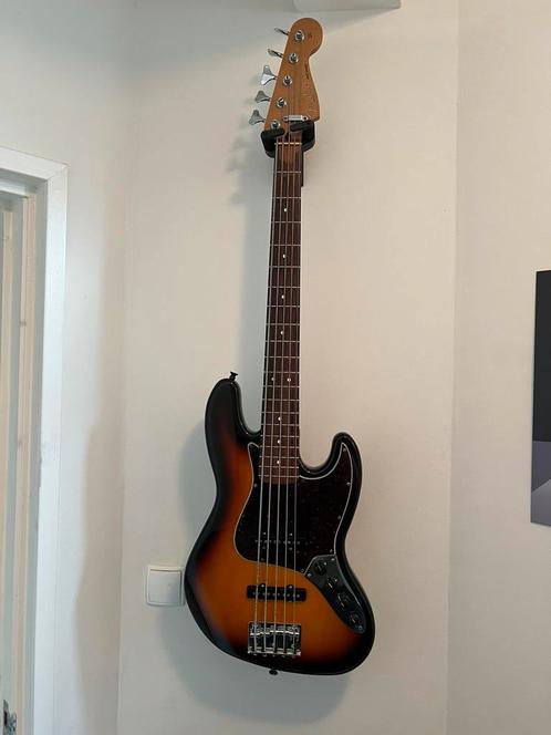 Fender Deluxe Active Jazz Bass V, Muziek en Instrumenten, Snaarinstrumenten | Gitaren | Bas, Gebruikt, Elektrisch, 5-snarig, Ophalen