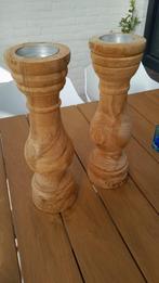 2 kaarsen standaards hout +/- 50 cm hoog, 25 tot 50 cm, Ophalen of Verzenden, Zo goed als nieuw, Kandelaar