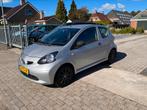Toyota Aygo 1.0 12V Vvt-i 3DRS MMT 2006 Grijs, Voorwielaandrijving, 765 kg, 4 stoelen, 68 pk