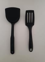 2 plastic lepels, Ophalen, Gebruikt, Kunststof
