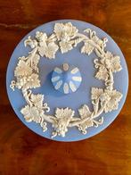 Wedgwood Jasperware doos, blauw/wit, druivenmotief, Antiek en Kunst, Ophalen of Verzenden