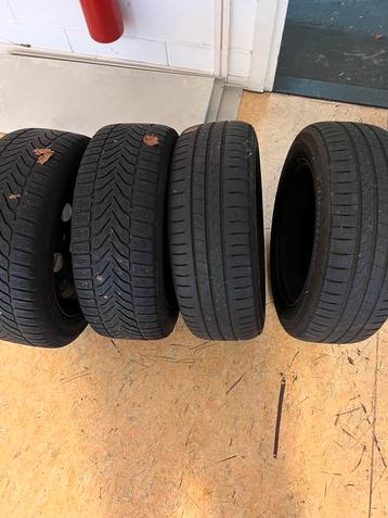Auto banden met velgen beschikbaar voor biedingen