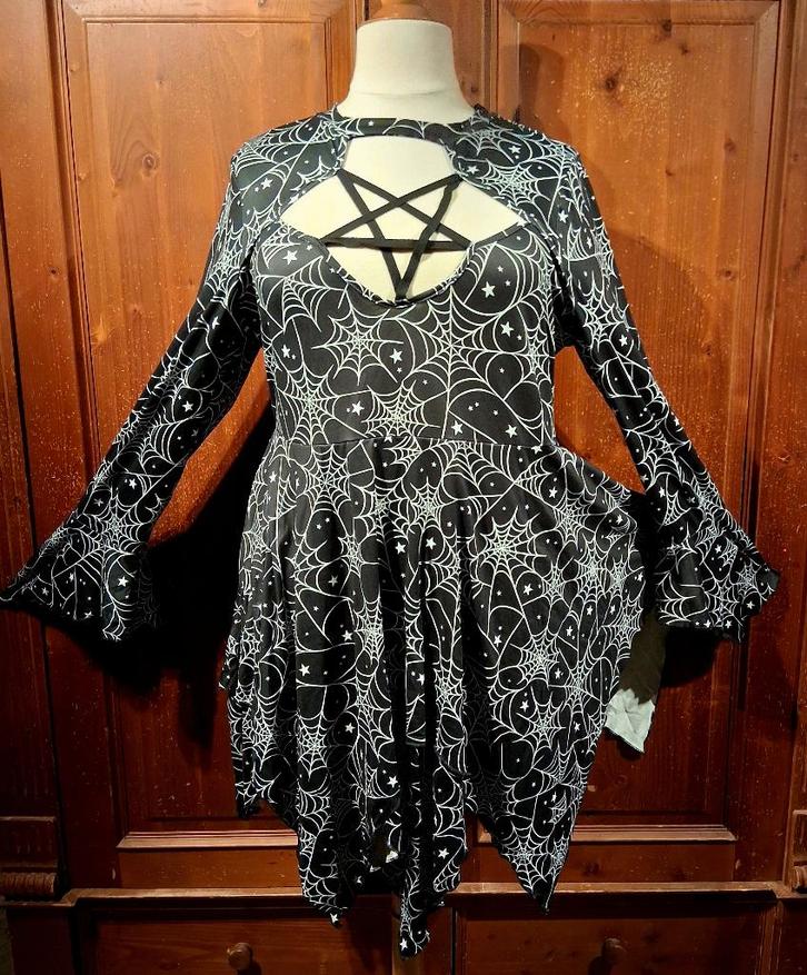 Witchy Gothic style spiderweb punten jurk 48-52, Kleding | Dames, Carnavalskleding en Feestkleding, Nieuw, Kleding, Carnaval, Maat 46/48 (XL) of groter