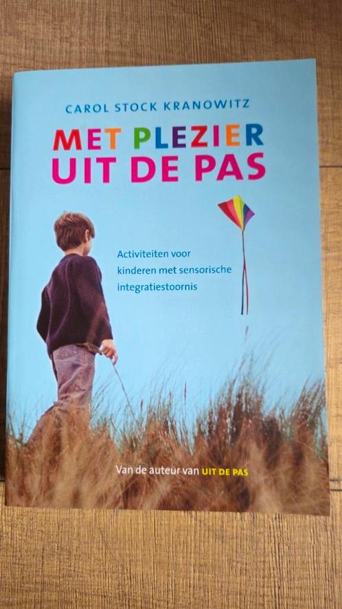 C. Kranowitz - Met plezier uit de pas, Boeken, Psychologie, Zo goed als nieuw, Ontwikkelingspsychologie, Ophalen of Verzenden