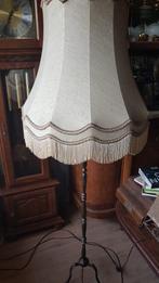 Brocante antieke staande lamp/vloerlamp, creme stoffen kap, 150 tot 200 cm, Gebruikt, Metaal, Victoriaanse stijl