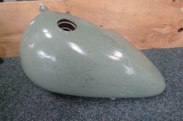 Harley L tankhelft 3.5 gallon late shovel loc.12 beschikbaar voor biedingen
