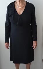 Zwarte jurk met kant aan een zijde van de kraag., Overige typen, Zwart, Ophalen of Verzenden, Zo goed als nieuw