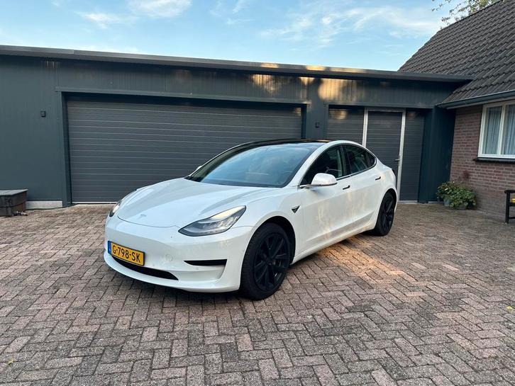 Tesla Model 3 2019 standard range plus parelmoerwit trekhaak, Auto's, Tesla, Particulier, Model 3, Achteruitrijcamera, Adaptive Cruise Control