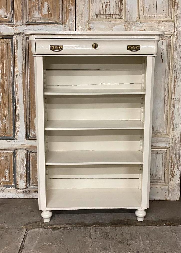 Oude Kast, Boekenkast, Keukenkast. Landelijke Stijl. Wit., Antiek en Kunst, Curiosa en Brocante, Ophalen