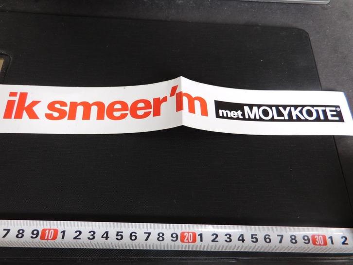 sticker Ik smeer 'm  met MOLYKOTE, Verzamelen, Stickers, Zo goed als nieuw, Bedrijf of Vereniging, Ophalen