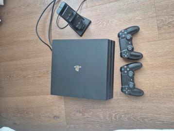 PS4 Pro met 2 controllers + oplaadstation beschikbaar voor biedingen