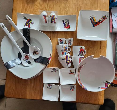 Servies van  yong beast, Huis en Inrichting, Keuken | Servies, Nieuw, Overige typen, Overige stijlen, Aardewerk, Ophalen of Verzenden