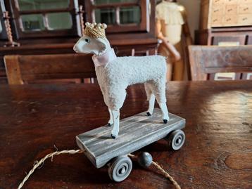 Oud Kerst Schaapje op Trek Karretje/Kerstschaap beschikbaar voor biedingen