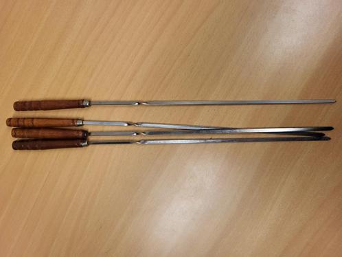 Bbq spiesen.          4 X met houten handvat., Tuin en Terras, Barbecue-accessoires, Nieuw, Ophalen of Verzenden