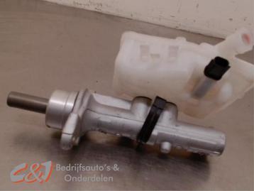 Hoofdremcilinder van een Fiat Talento beschikbaar voor biedingen